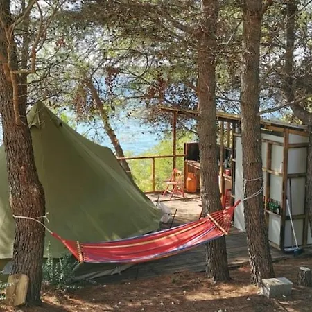 Zelt 2 Camp West Ražanac